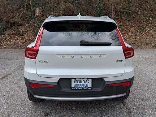 2023 Volvo XC40 B5 Plus Bright Theme