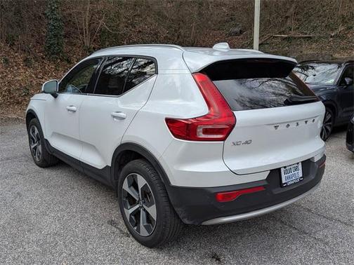 2023 Volvo XC40 B5 Plus Bright Theme