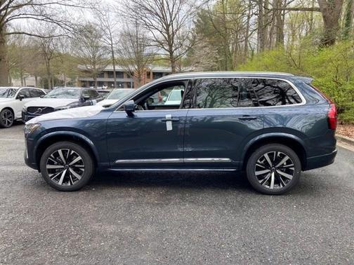 2025 Volvo XC90 B5 Core