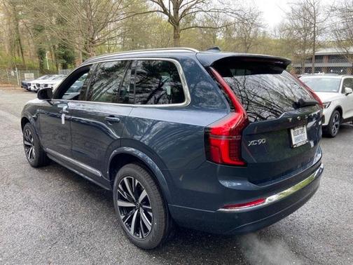 2025 Volvo XC90 B5 Core