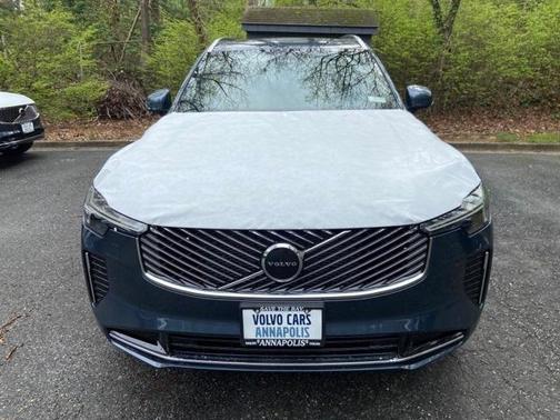 2025 Volvo XC90 B5 Core