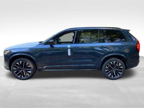 2026 Volvo XC90 B6 Ultra Dark Theme 7-Seater