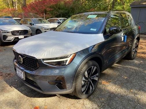 2026 Volvo XC40 B5 Ultra