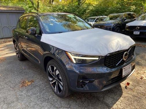 2026 Volvo XC40 B5 Ultra