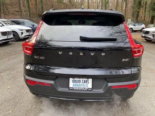 2026 Volvo XC40 B5 Plus
