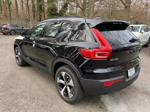 2026 Volvo XC40 B5 Plus