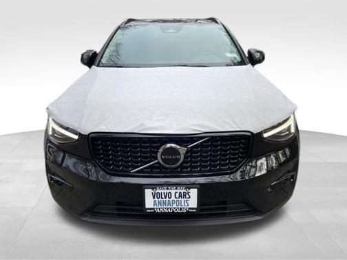 2026 Volvo XC40 B5 Plus