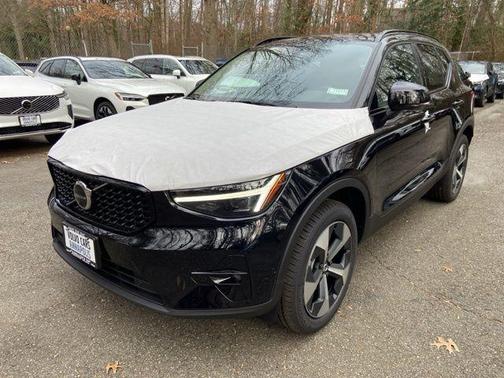 2026 Volvo XC40 B5 Plus