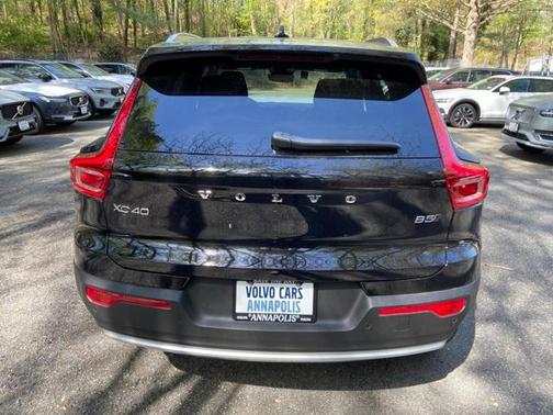 2025 Volvo XC40 B5 Plus Bright Theme