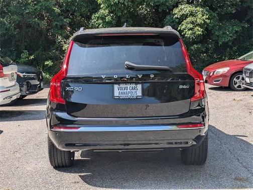 2024 Volvo XC90 B6 Ultimate Bright Theme 6-Seater