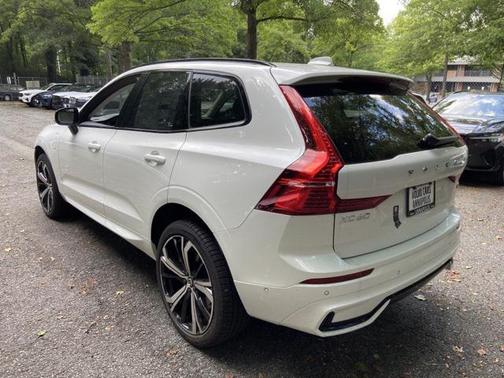 2025 Volvo XC60 Plug-In Hybrid T8 Ultra