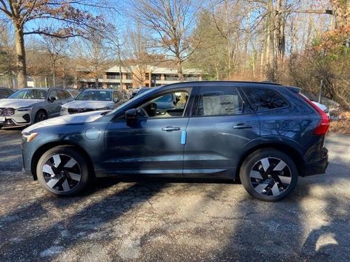 2025 Volvo XC60 Plug-In Hybrid T8 Plus