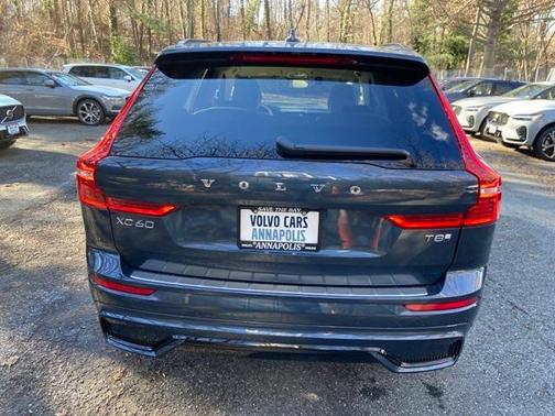 2025 Volvo XC60 Plug-In Hybrid T8 Plus