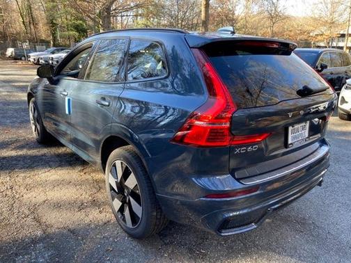 2025 Volvo XC60 Plug-In Hybrid T8 Plus