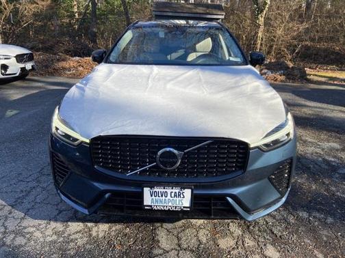 2025 Volvo XC60 Plug-In Hybrid T8 Plus