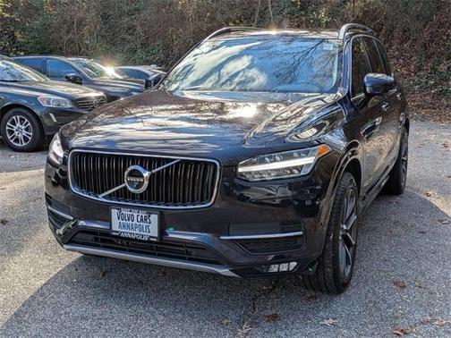 2016 Volvo XC90 T6 Momentum