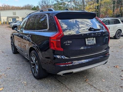 2016 Volvo XC90 T6 Momentum