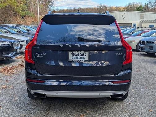 2016 Volvo XC90 T6 Momentum