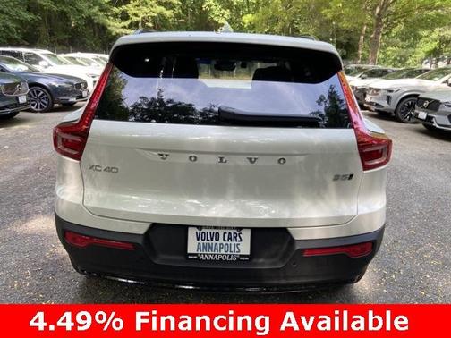 2025 Volvo XC40 B5 Plus Dark Theme