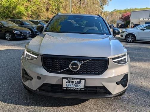2024 Volvo XC40 B5 Core