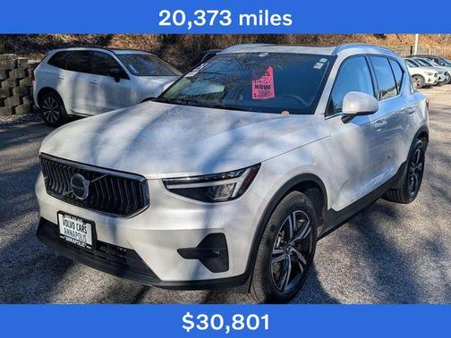 2023 Volvo XC40 B5 Plus Bright Theme