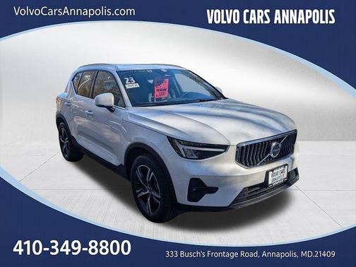 2023 Volvo XC40 B5 Plus Bright Theme