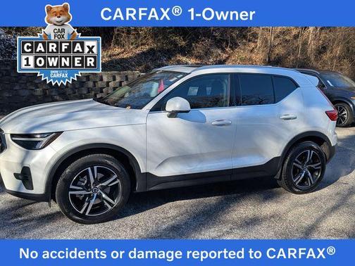 2023 Volvo XC40 B5 Plus Bright Theme