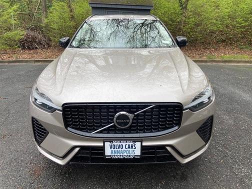 2025 Volvo XC60 Plug-In Hybrid T8 Ultra