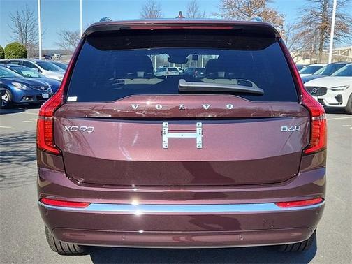 2025 Volvo XC90 B6 Core
