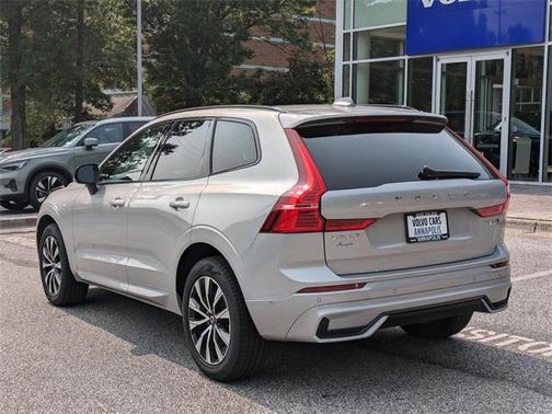 2025 Volvo XC60 B5 Plus