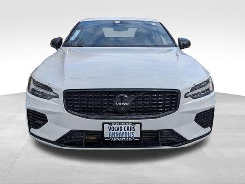 2024 Volvo S60 Recharge Plug-In Hybrid T8 Plus Black Edition