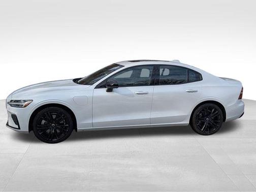 2024 Volvo S60 Recharge Plug-In Hybrid T8 Plus Black Edition