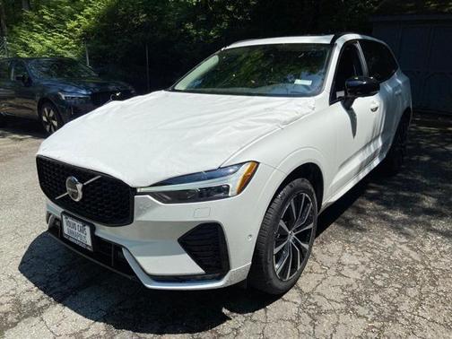 2025 Volvo XC60 B5 Plus