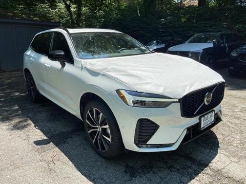 2025 Volvo XC60 B5 Plus