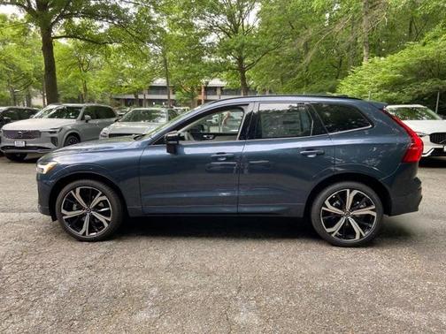 2025 Volvo XC60 B5 Ultra