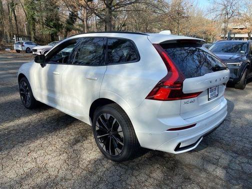 2026 Volvo XC60 B5 Plus