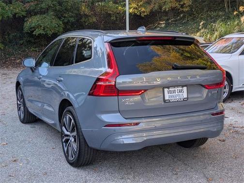2022 Volvo XC60 B5 Momentum