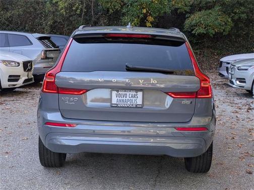 2022 Volvo XC60 B5 Momentum
