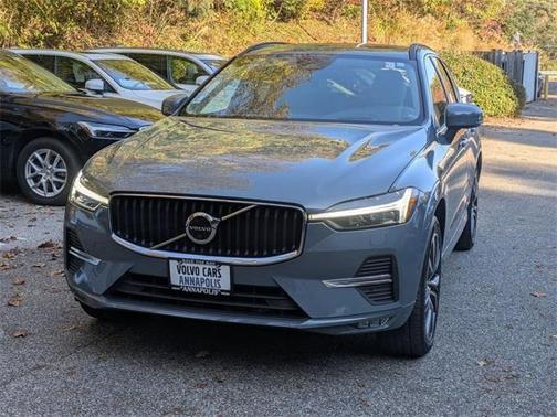 2022 Volvo XC60 B5 Momentum