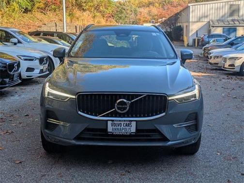 2022 Volvo XC60 B5 Momentum