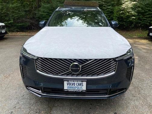 2025 Volvo XC90 B5 Core
