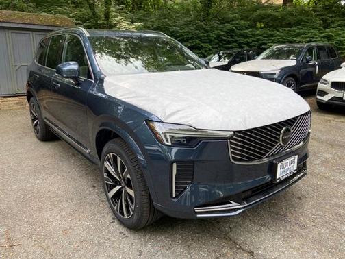 2025 Volvo XC90 B5 Core