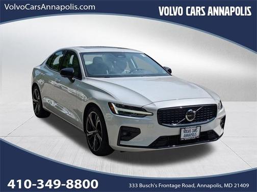 2024 Volvo S60 B5 Plus Dark Theme