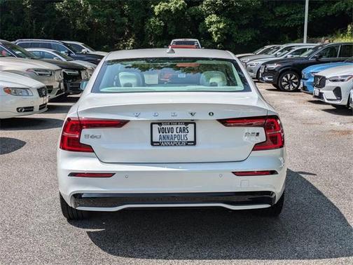 2024 Volvo S60 B5 Plus Dark Theme