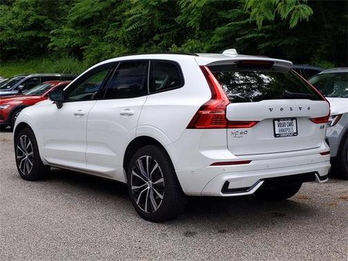 2024 Volvo XC60 B5 Plus Dark Theme