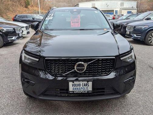 2023 Volvo XC40 B5 Plus Dark Theme