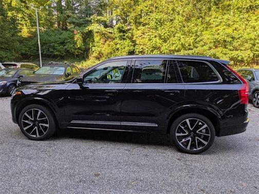 2024 Volvo XC90 B6 Plus Bright Theme 6-Seater