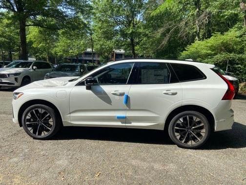 2026 Volvo XC60 Plug-In Hybrid T8 Plus