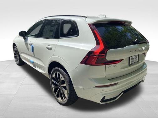 2026 Volvo XC60 Plug-In Hybrid T8 Plus
