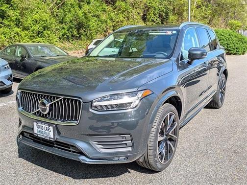 2022 Volvo XC90 T6 Momentum 7 Passenger